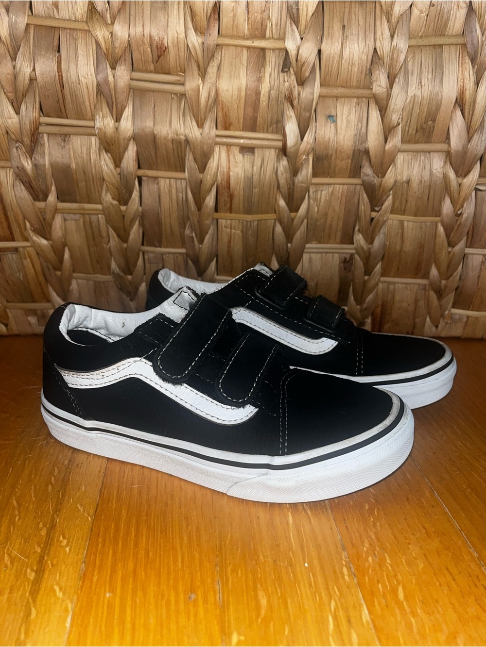 Vans Old Skool - Size 1.5 - Come from home with dog